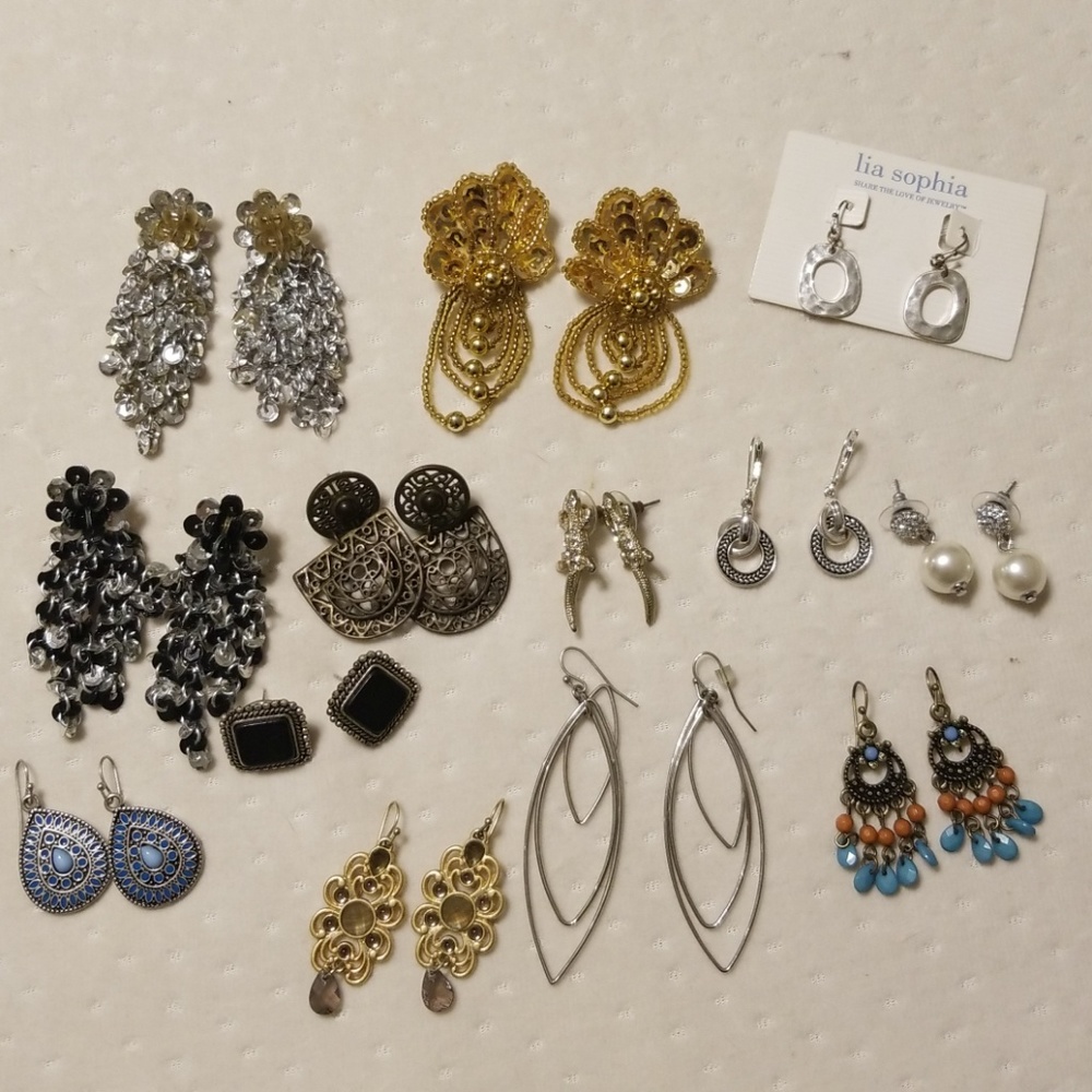 BUNDLE!! 13 pairs of earrings